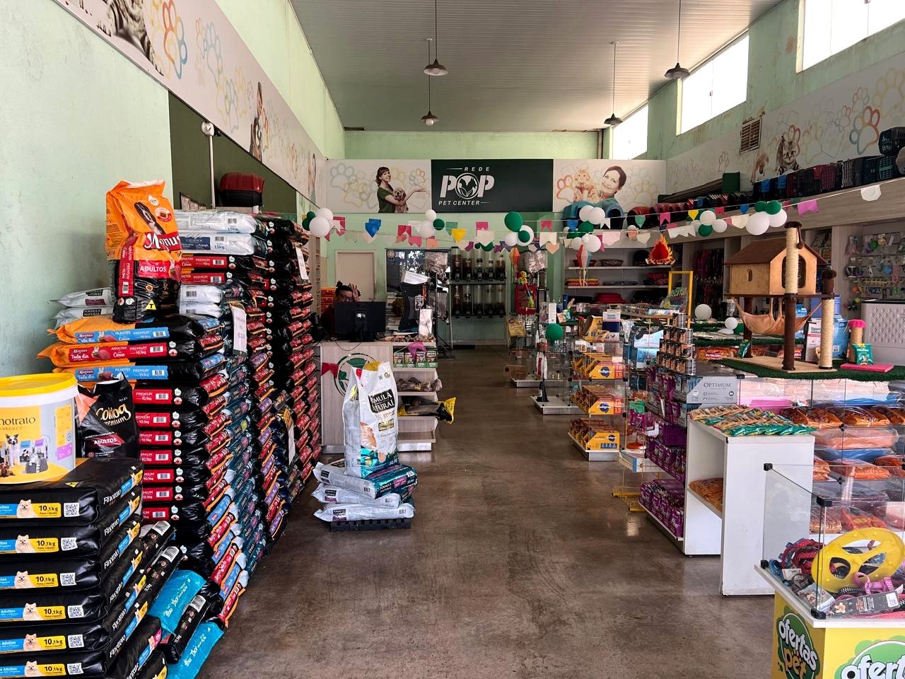 Interior da Rede Pop Pet Center